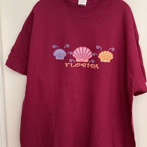 214. Gildan Women's Burgundy Tee with Shell Design NWOT